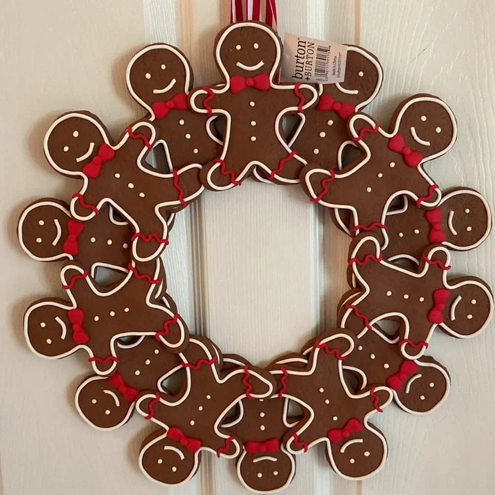 18” Gingerbread Men Christmas Wreath Layered Decorated w/ White & Red Icing - Picture 2 of 16